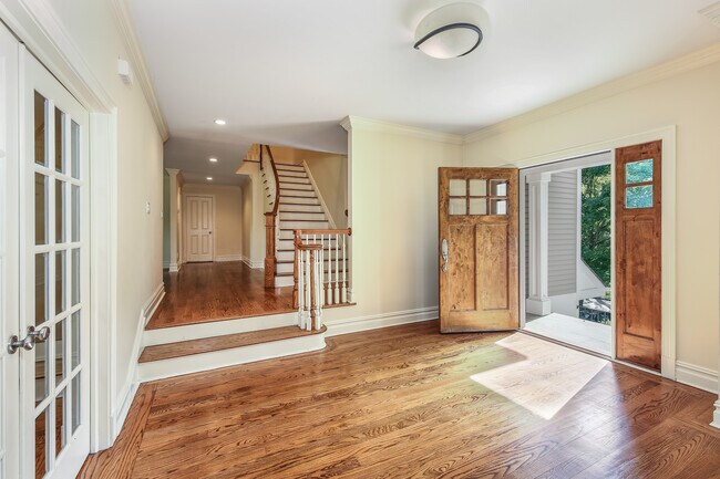 Foto del edificio - 59 Brewster Rd