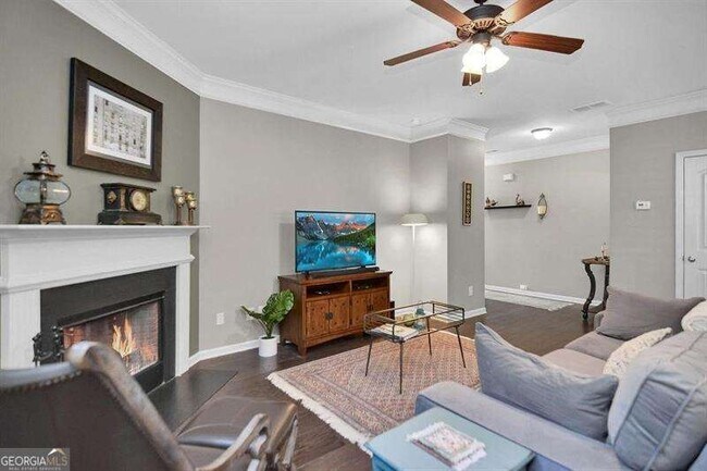 Foto del edificio - 307 Lakeside Ln