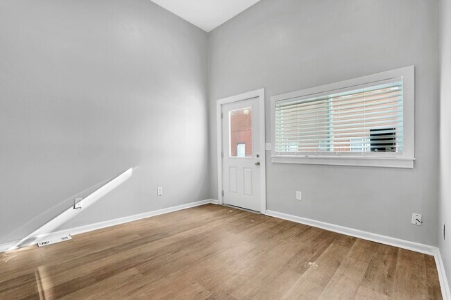 Foto del edificio - 1518 Howard St