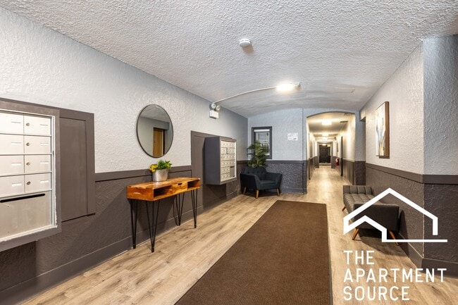 Building Photo - 4851 N Damen Ave