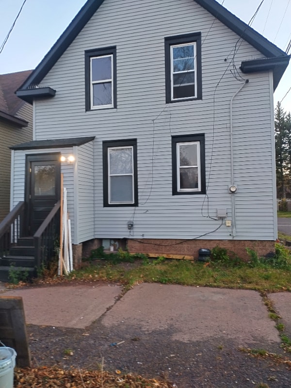 Building Photo - 1211 N 13th St