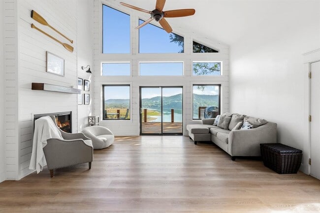 Foto del edificio - 18300 W Rim Dr