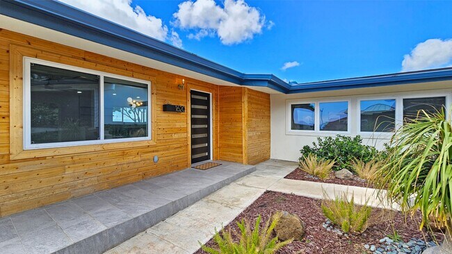 Photo - Waialae Nui Ridge - Renovated 4 bedroom, 3... House