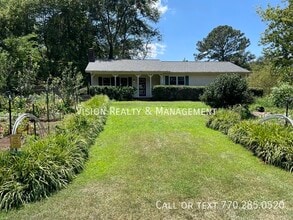 Building Photo - 117 Bascomb Dr