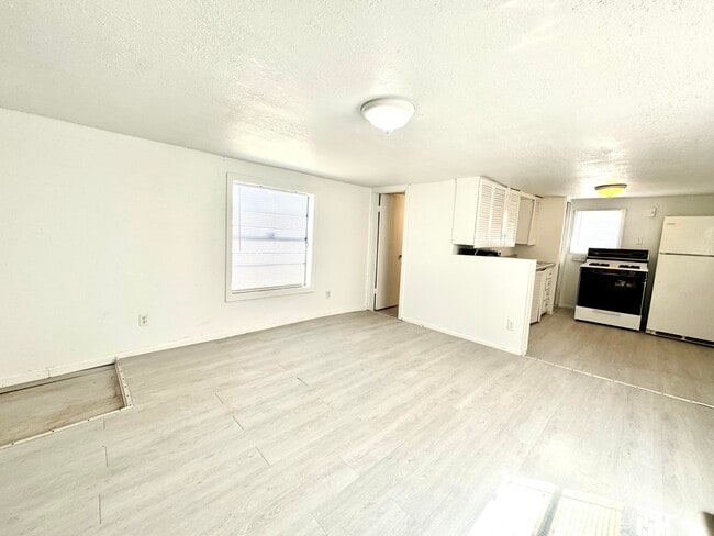 Building Photo - 2305 27th St