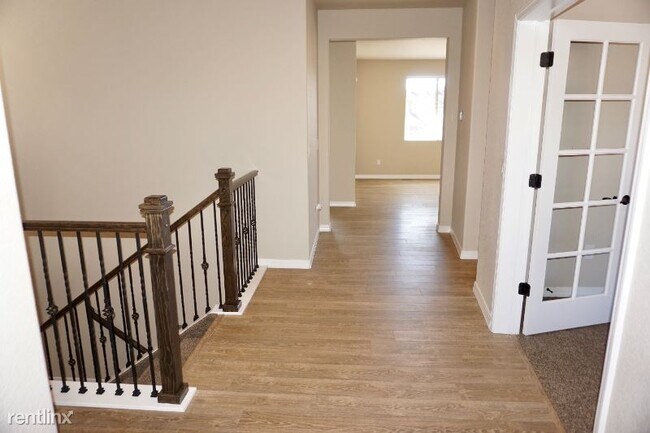 Building Photo - 4 br, 4.5 bath Townhome - 3365 Redcoat Ln