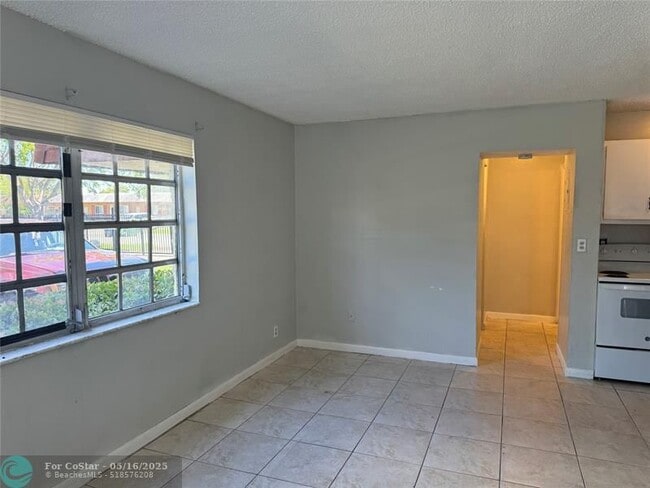 Building Photo - 5301 NW 18th Pl