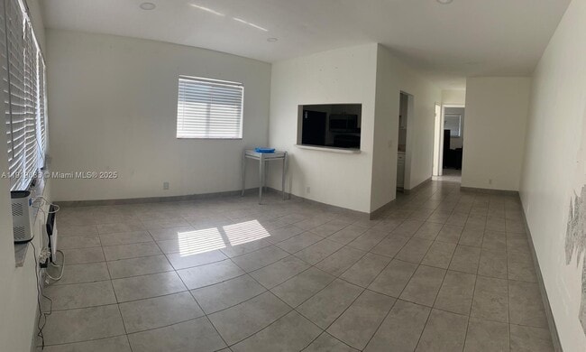 Foto del edificio - 2838 Madison St