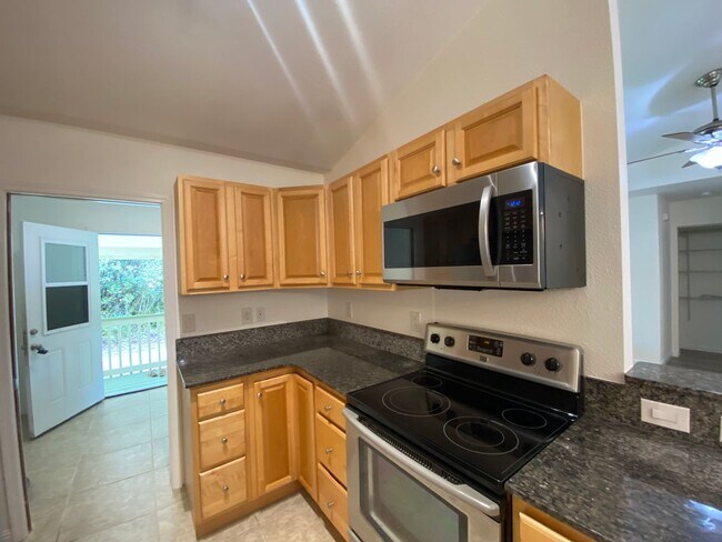 Building Photo - Clean and Comfortable 3-Bedroom Home in Fe...