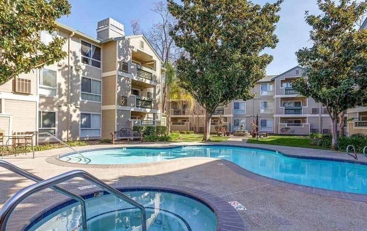 Foto principal - 2530 Oak Rd