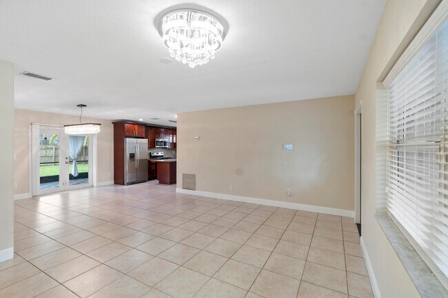 Foto del edificio - 4784 Alfresco St