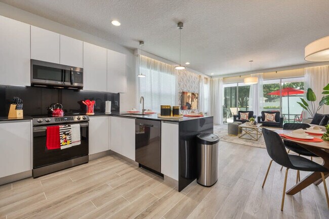 Foto del edificio - 17444 Hidden Forest Dr