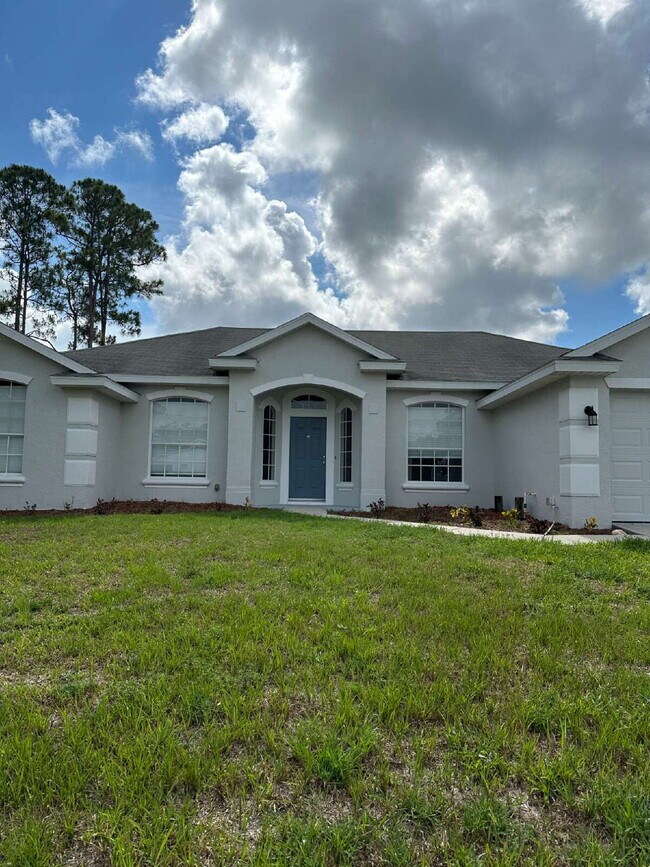 Building Photo - 3-Bedroom Home in Quiet Palm Bay