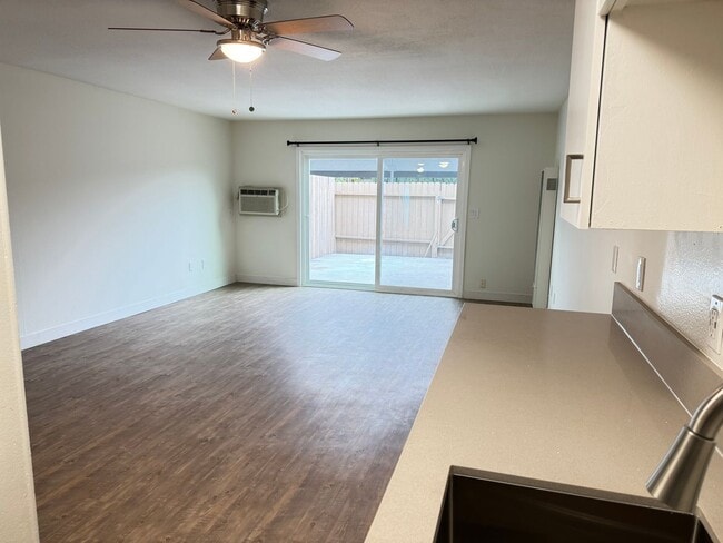 Foto del interior - Batavia Gardens