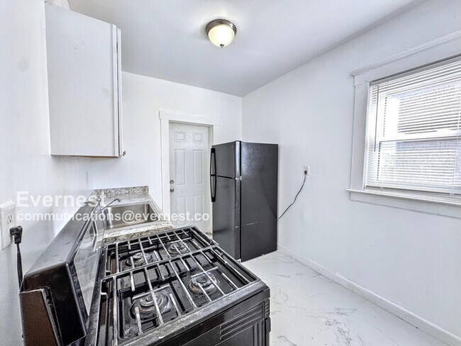 Foto del edificio - 5054 Linsdale St