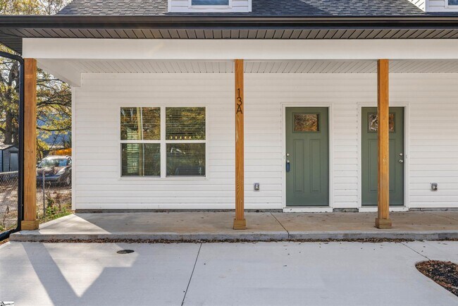 Foto del edificio - 13 Jamison St