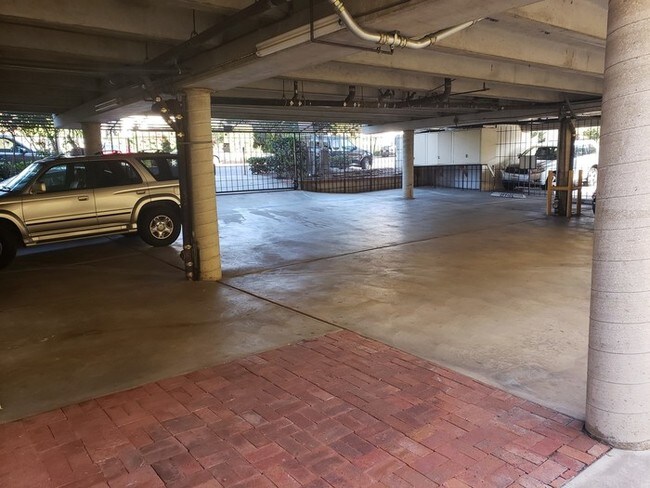Building Photo - Spacious La Jolla Cond for Rent