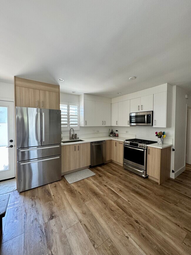 Building Photo - 2416 W 164th St