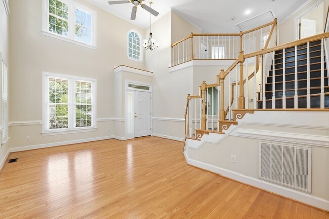 Building Photo - 105 Halpen Dr