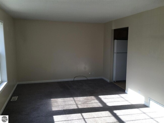 Building Photo - 1850 Airway Dr