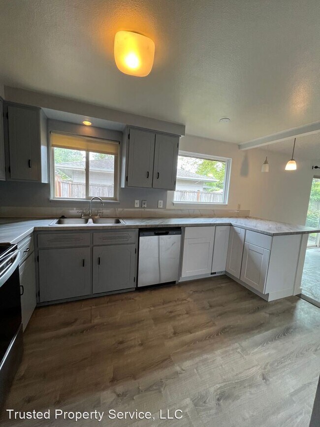 Building Photo - 2 br, 1 bath House - 374 Van Duyn