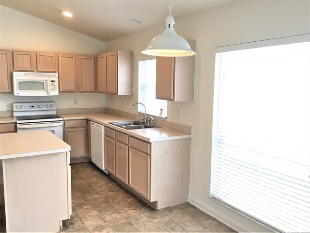 Building Photo - 12426 Tree Pointe Ct