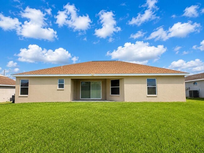 Building Photo - 4876 Summerfield Cir