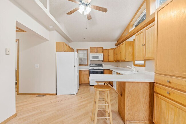 Building Photo - Modern 2-Bedroom Apartment in Hale with Fi...