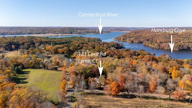 Foto del edificio - 123 Cove Rd