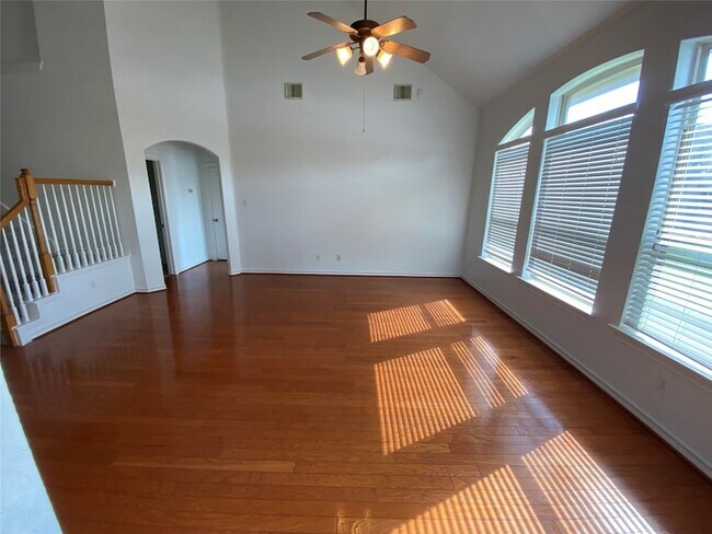 Foto del edificio - 5118 Big Meadow Ln