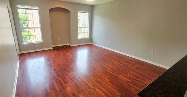 Foto del edificio - One Bedroom Rental