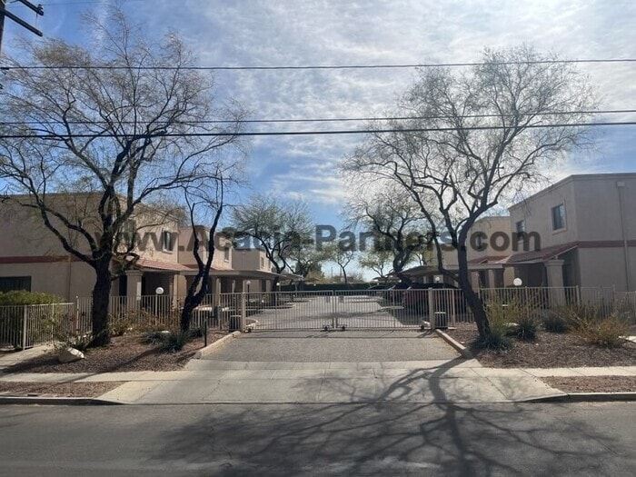 Primary Photo - **Gated!!**Two Bedroom Townhome