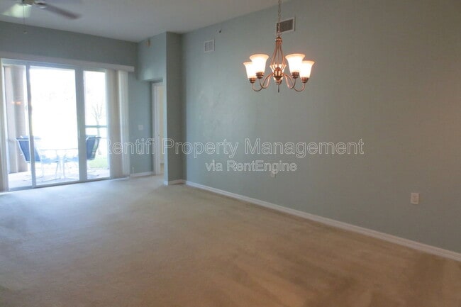 Foto del edificio - 12090 Summergate Cir