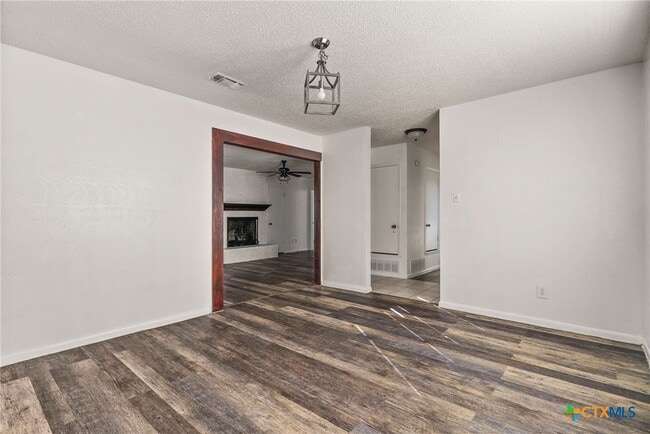 Foto del edificio - 1203 Hughes Ave