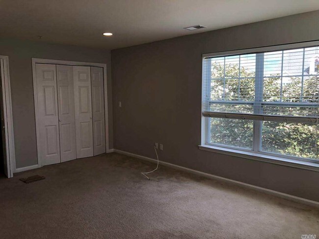 Building Photo - 24 Lorien Pl