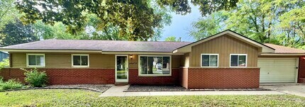 Building Photo - 6310 Crab Apple St