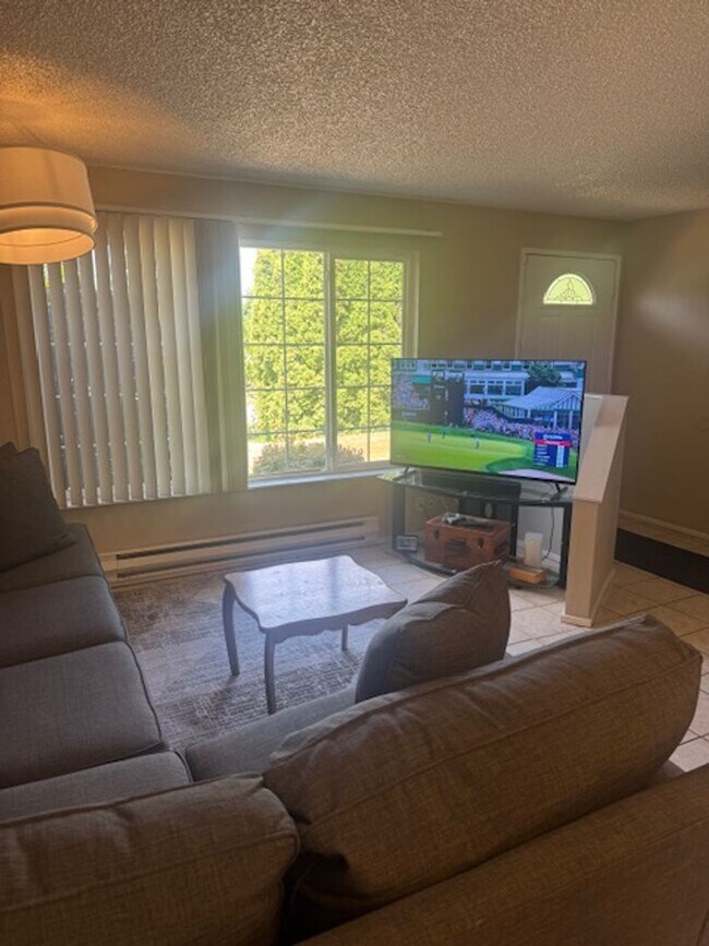 Foto del edificio - Beautiful 3 bed 2 bath rambler in South Hi...
