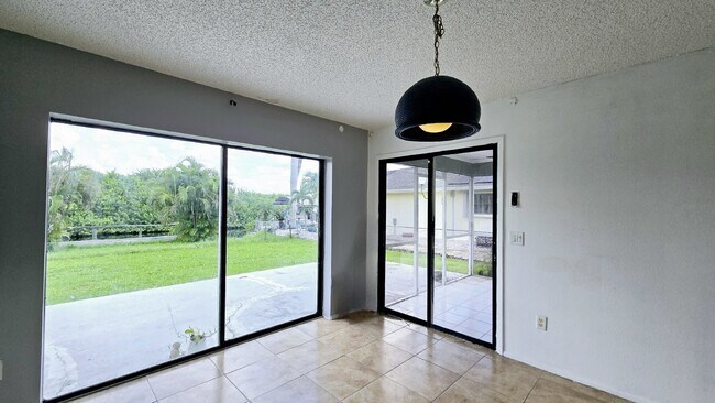 Foto del edificio - 17364 Sabrina Cir