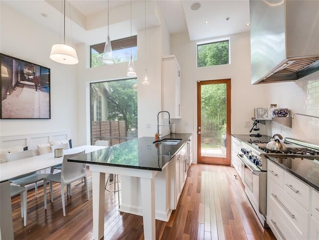 Foto del edificio - 1621 W 12th St