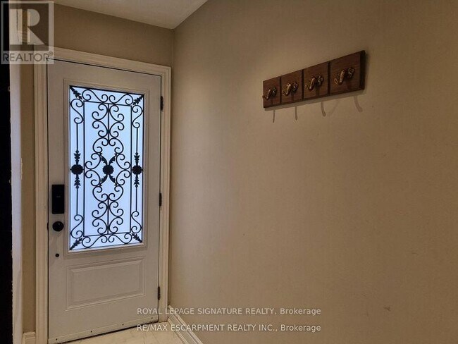 Photo du bâtiment - 1484 Andros Blvd