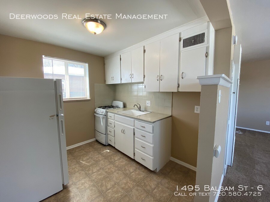 Foto principal - 1495 Balsam St