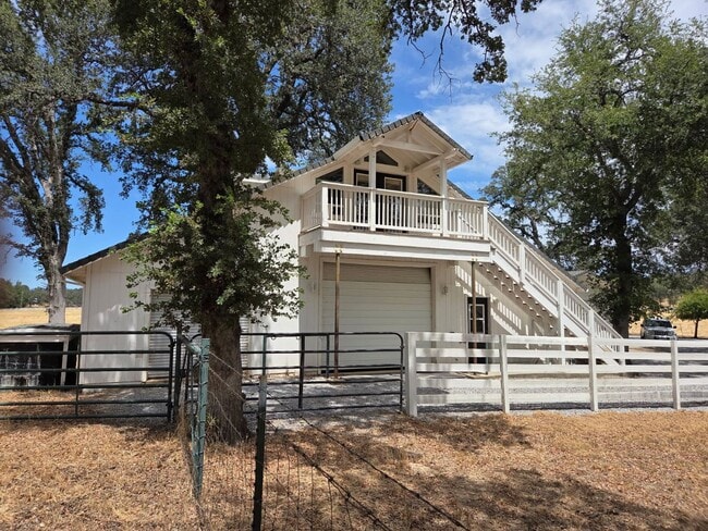 Building Photo - SILVER8424