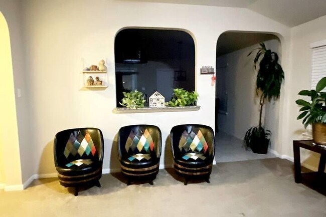 Foto del edificio - 1610 Windridge Dr