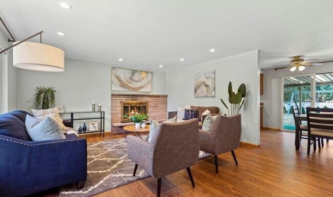 Building Photo - 3 bedroom in Everett WA 98208