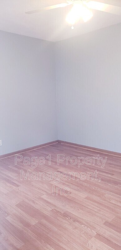 Building Photo - 1028 Minns Dr