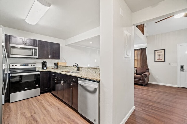 Building Photo - 5218 Beach Dr