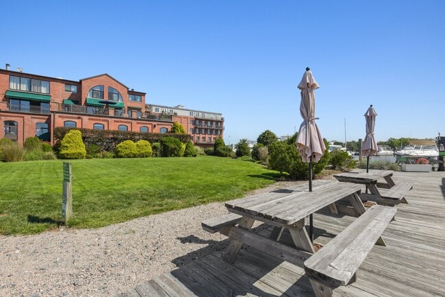 Photo - 17 Water St Apartment