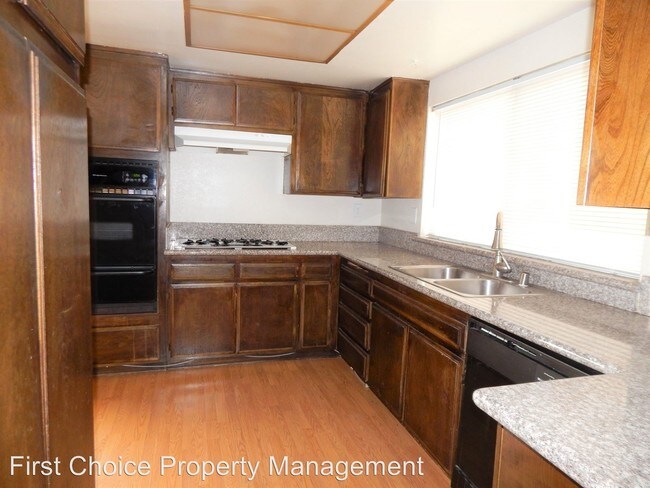 Foto del edificio - 6156 Bluffwood Dr
