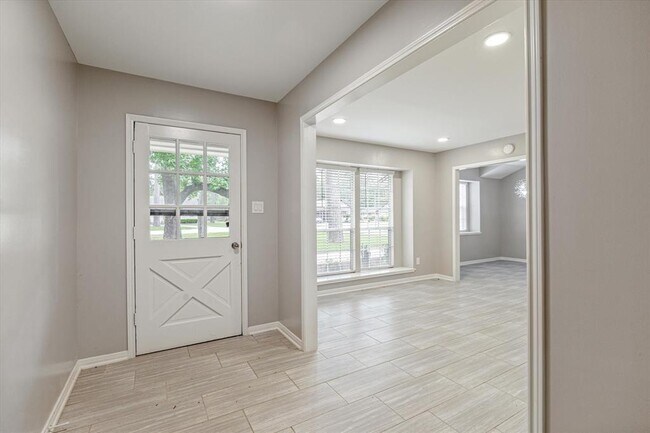 Foto del edificio - 13910 E Cypress Forest Dr