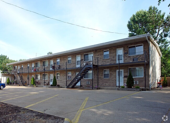 Foto del edificio - Huntington Village Apartments